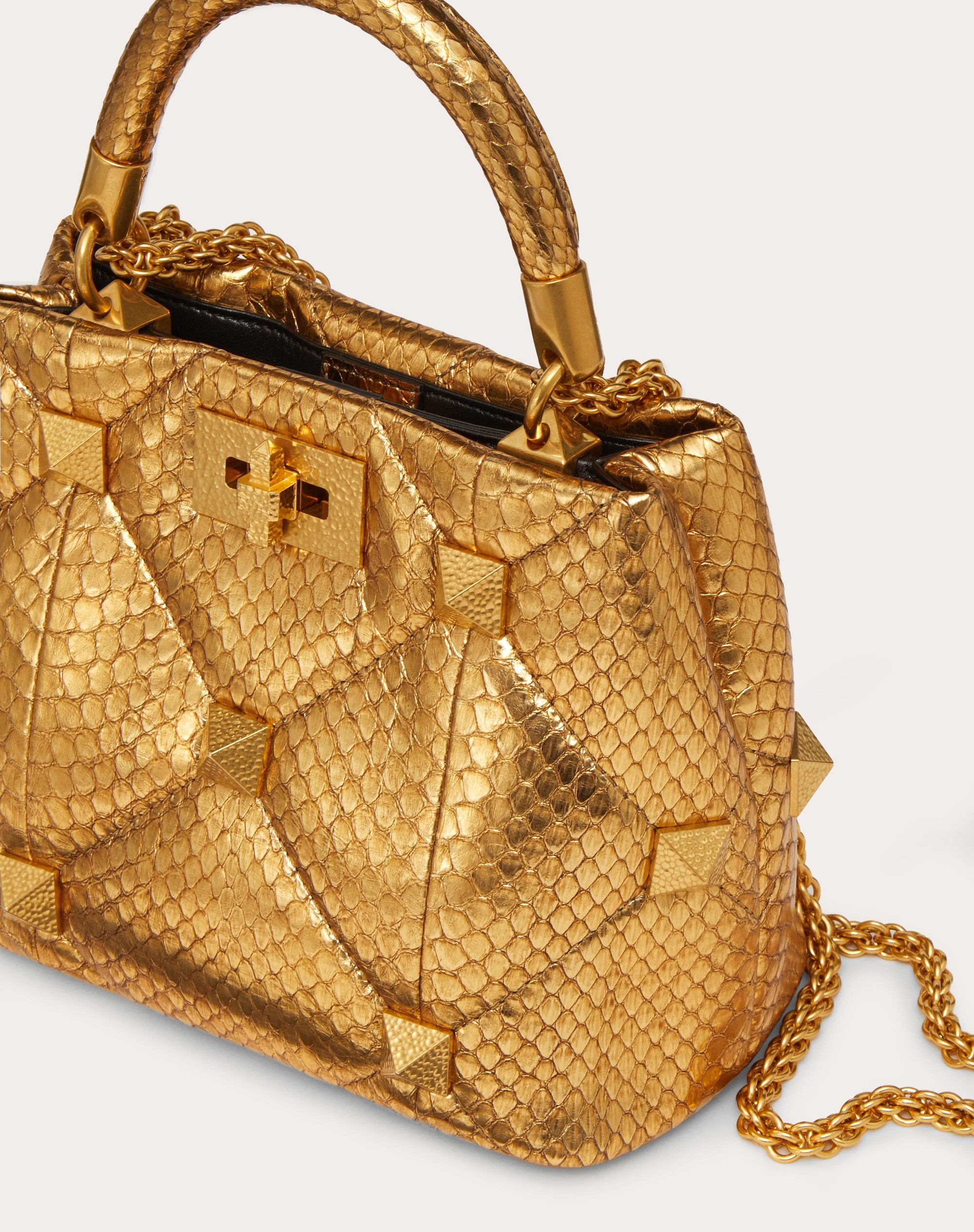 SMALL ROMAN STUD THE HANDLE BAG IN METALLIC SNAKESKIN - 4