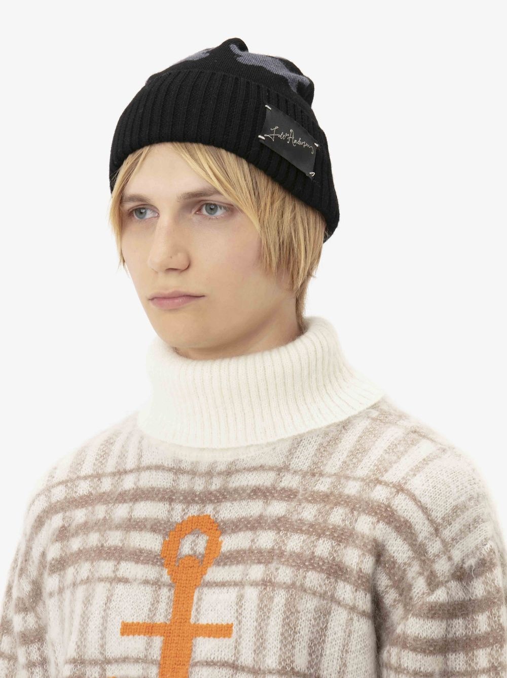 BEANIE WITH BUNNY MOTIF - 3