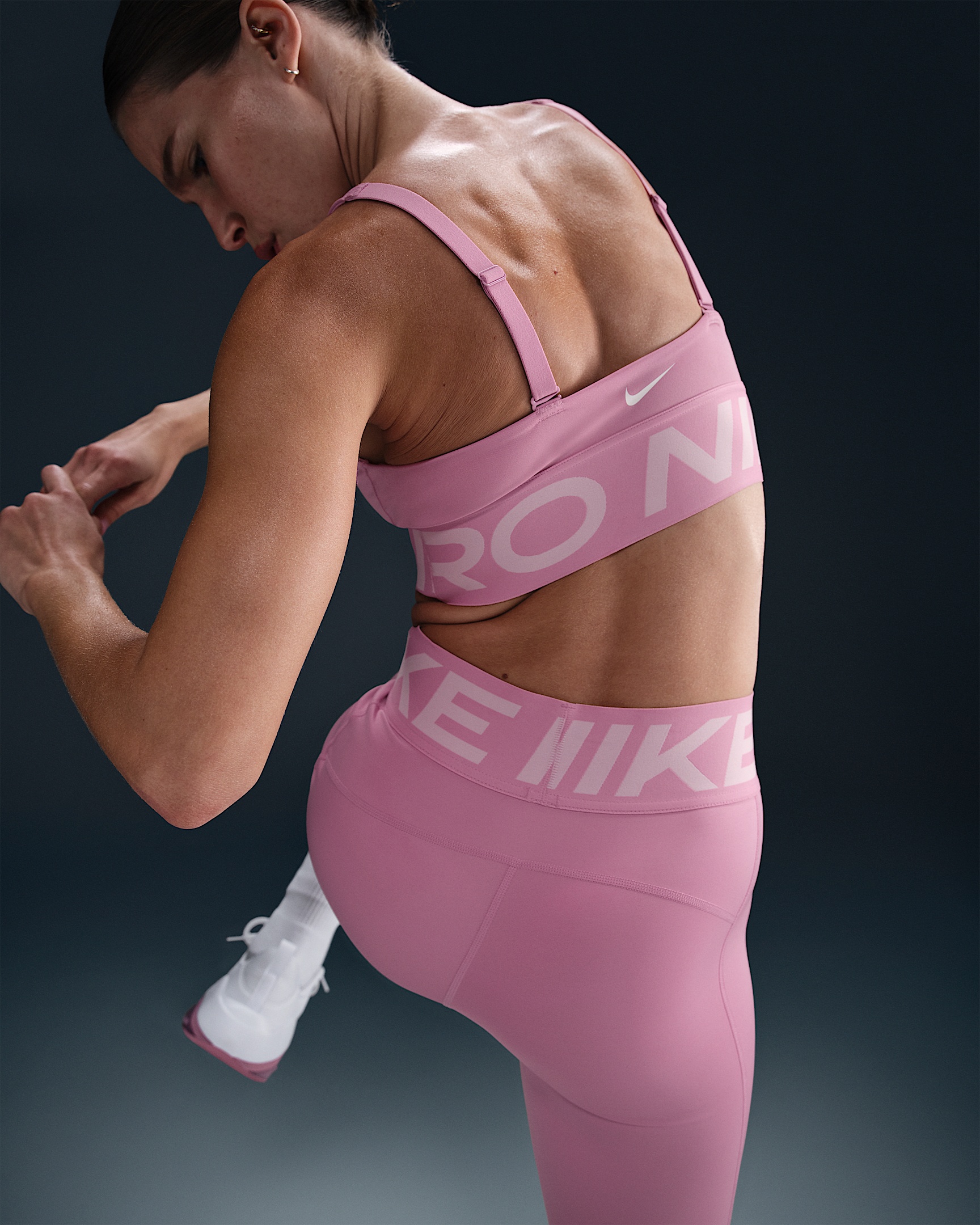 Nike Pro Indy Plunge Women's Medium-Support Padded Sports Bra - 2