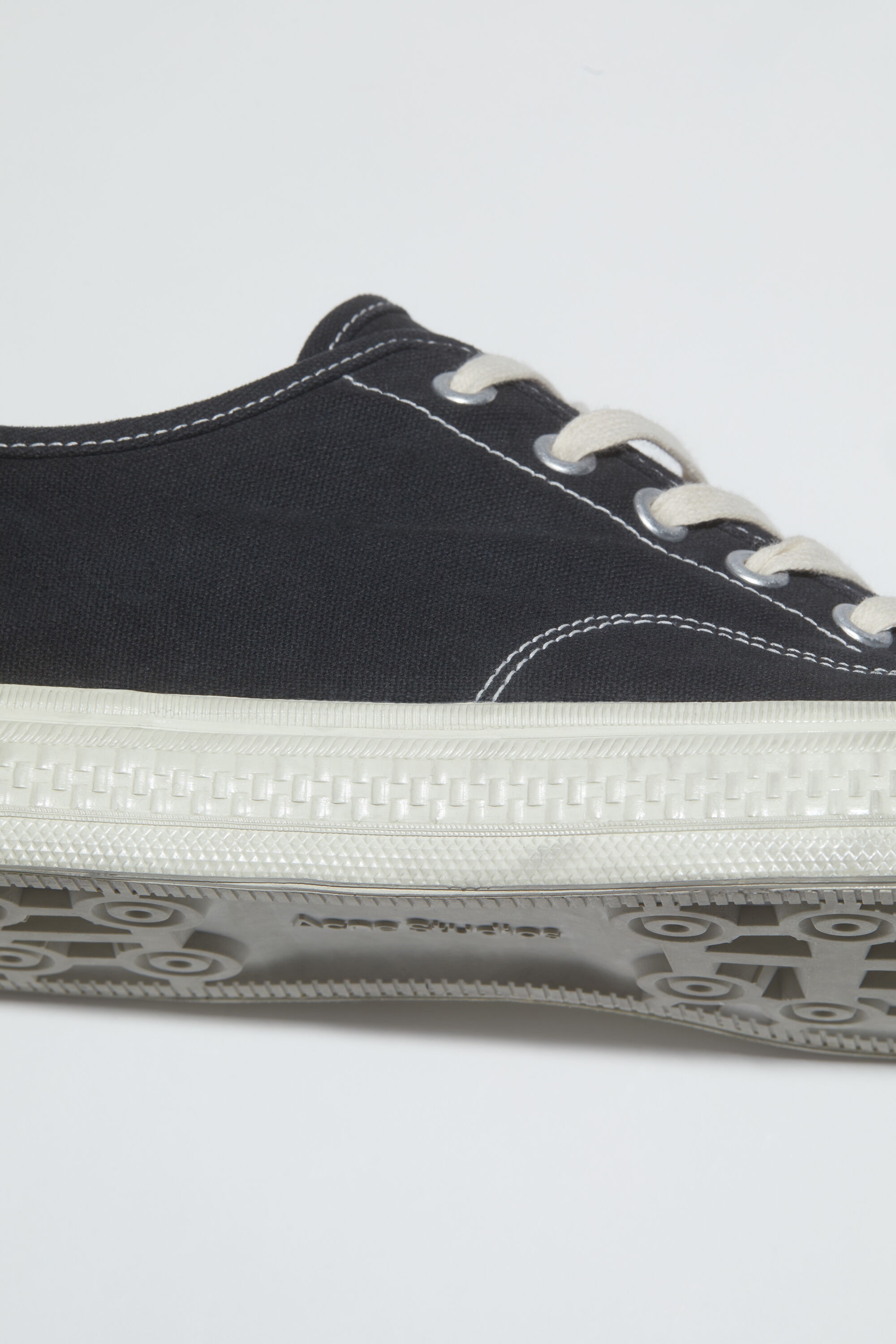 Low top sneakers - Black/off white - 6