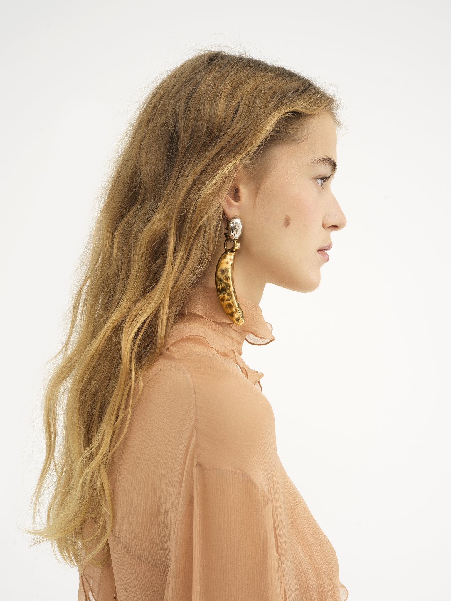 THE CHLOÉ BANANAS EARRINGS - 4