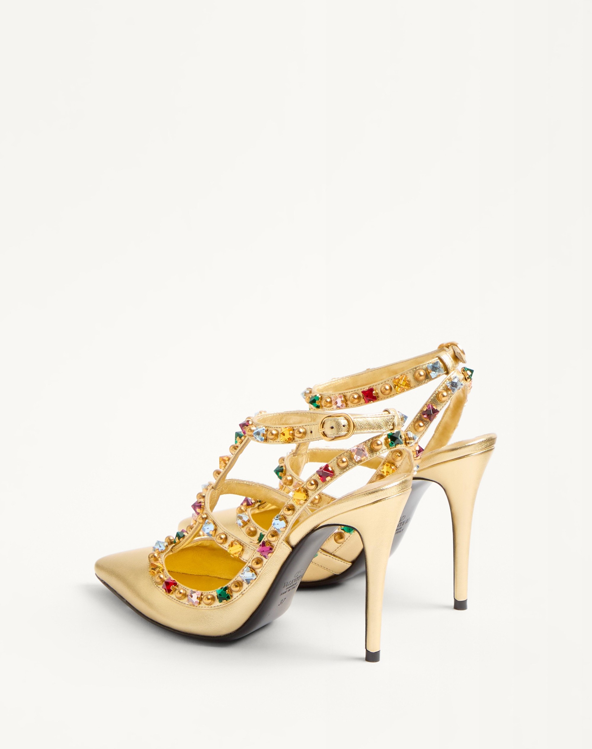 ROCKSTUD DÉCOLLETÉ IN LAMINATED NAPPA WITH CABOCHON AND CRYSTALS 100MM - 5
