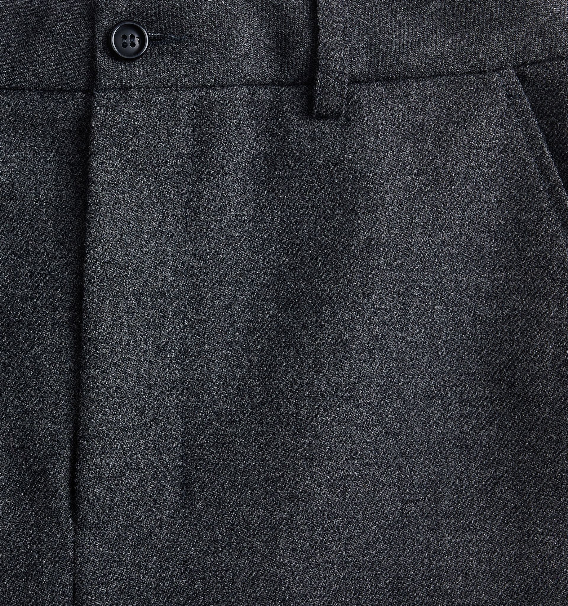 Pencil Skirt With Slits - 3