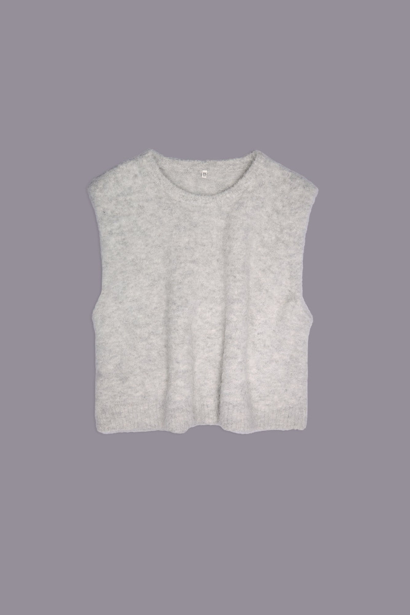 DEEP ARMHOLE VEST 3