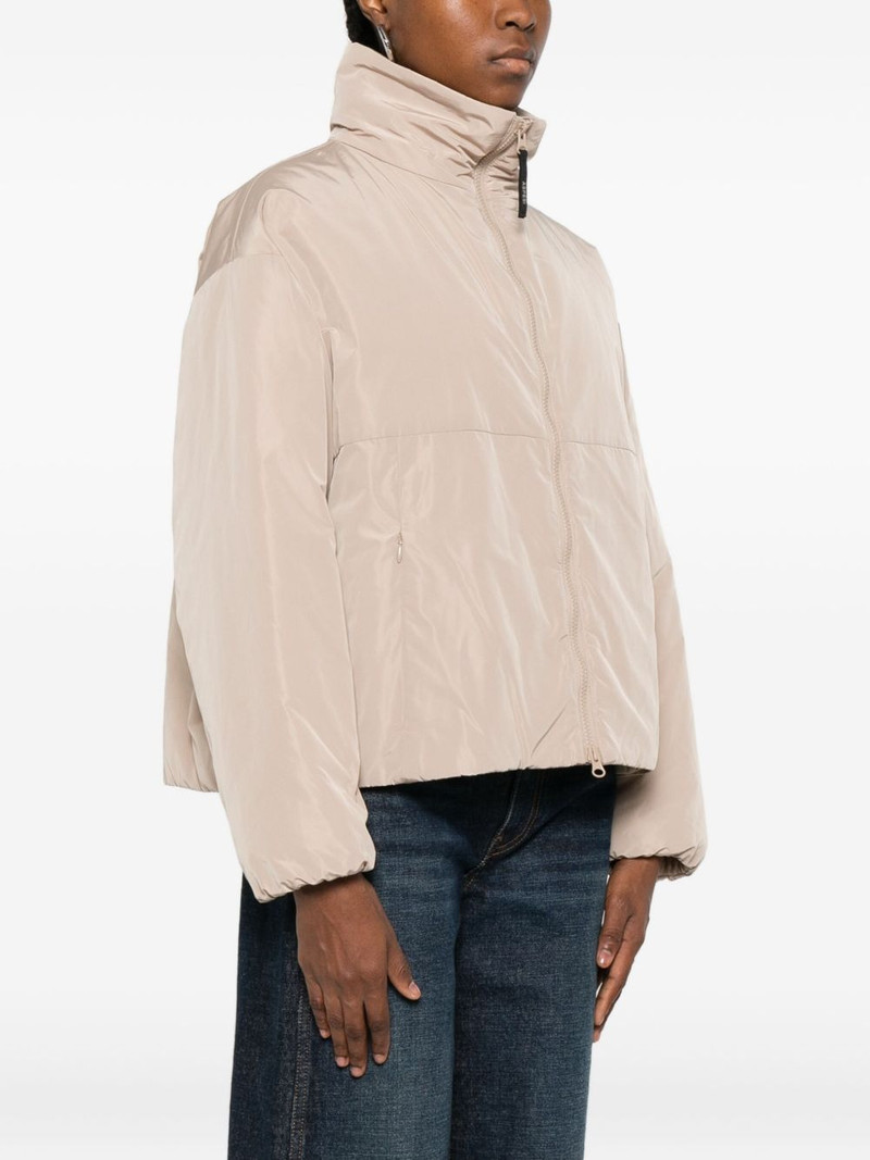zip-fastening jacket 3