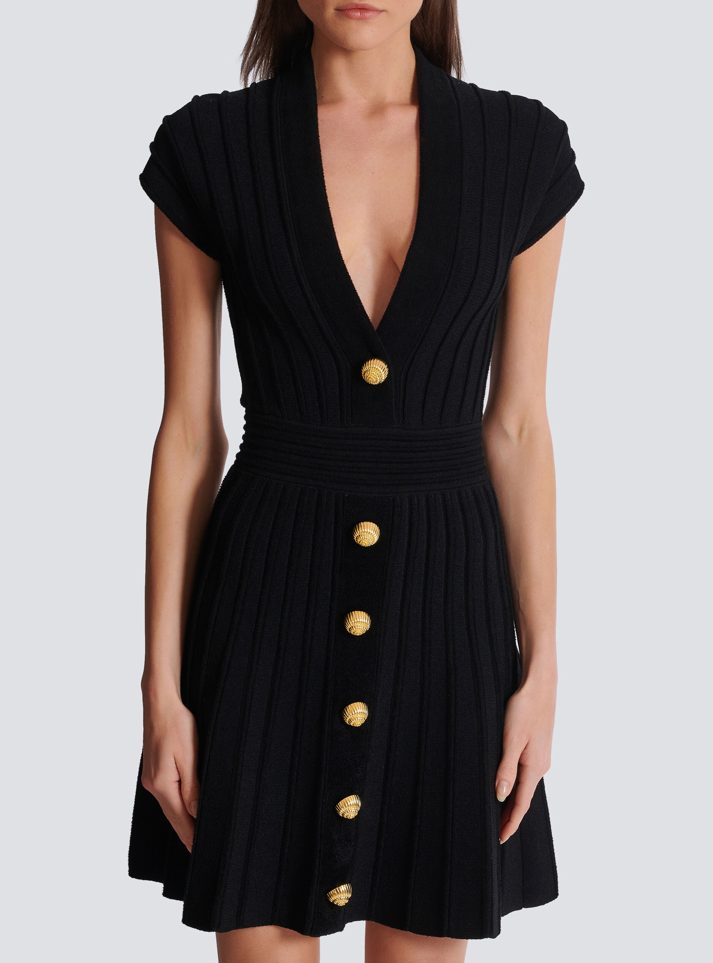 Short velvet dress with buttons - 5