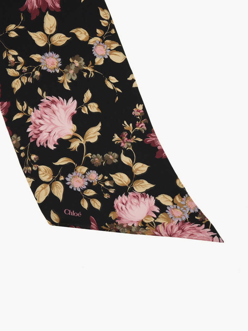 THE CHLOÉ PEONIES WIDE BANDEAU SCARF IN SILK CHARMEUSE 3