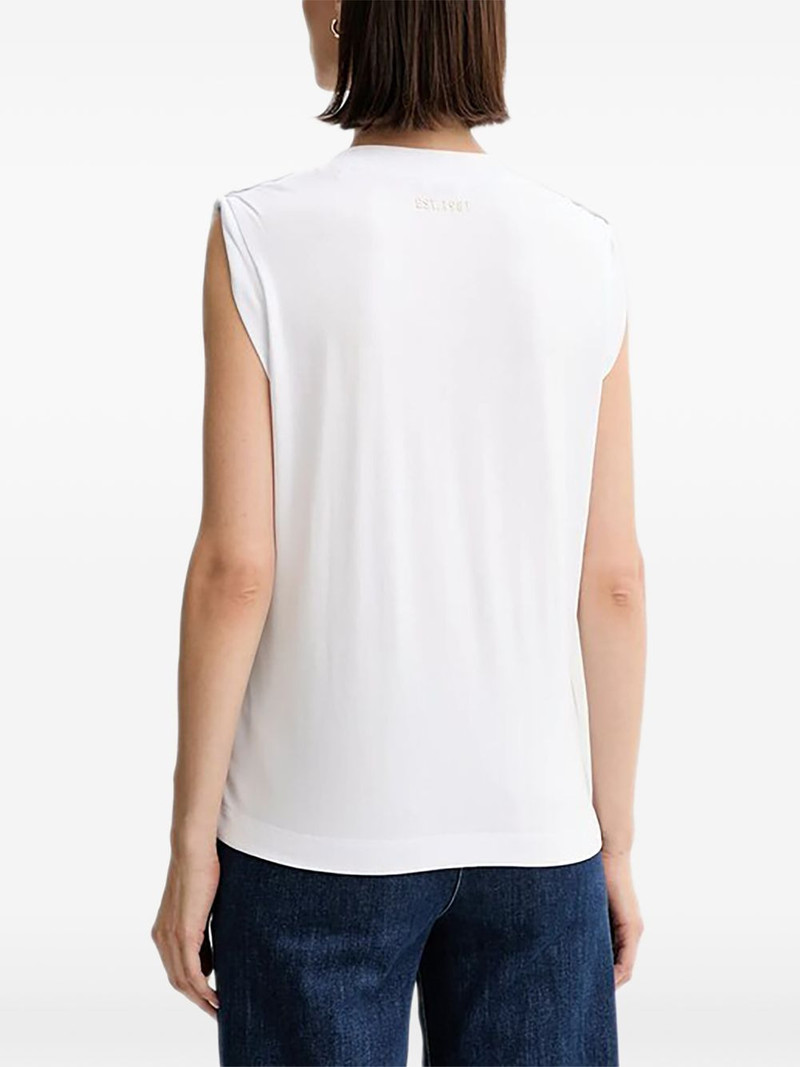 V-neck tank top 3