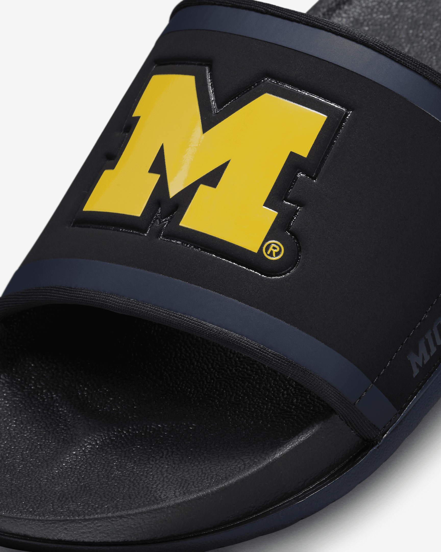 Nike Men's Offcourt (Michigan) Slides - 6