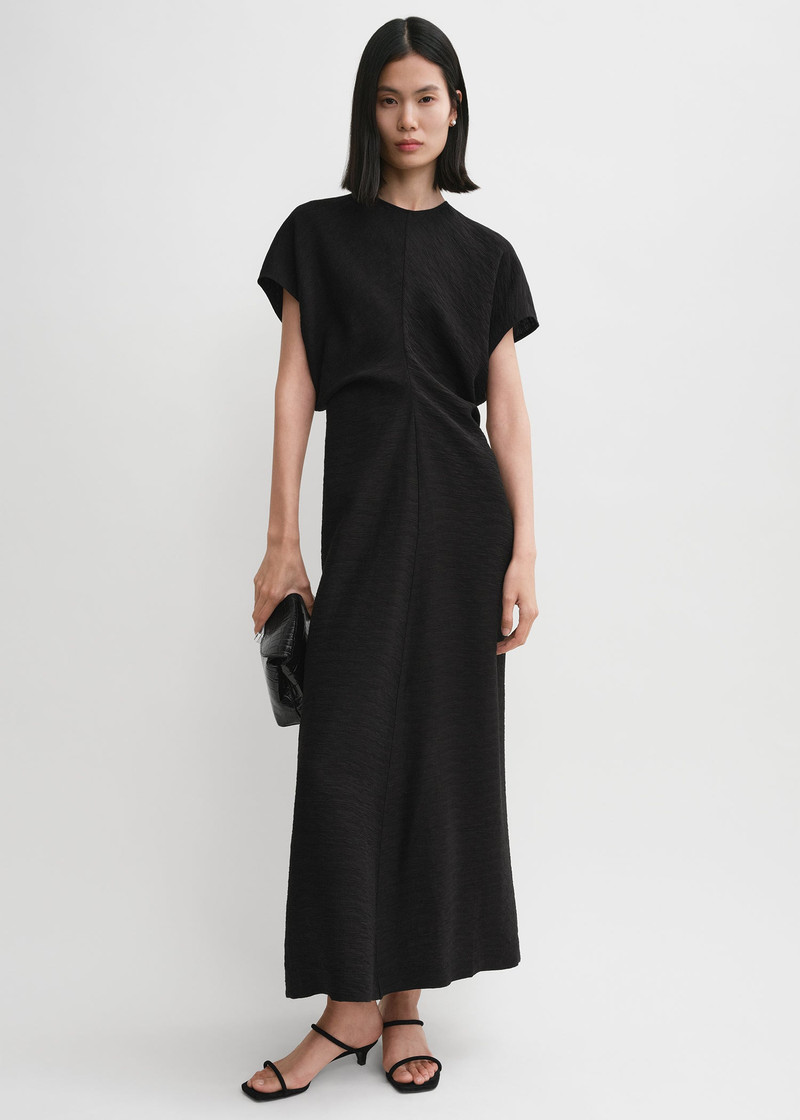 Totême Slouch waist crinkled dress black outlook