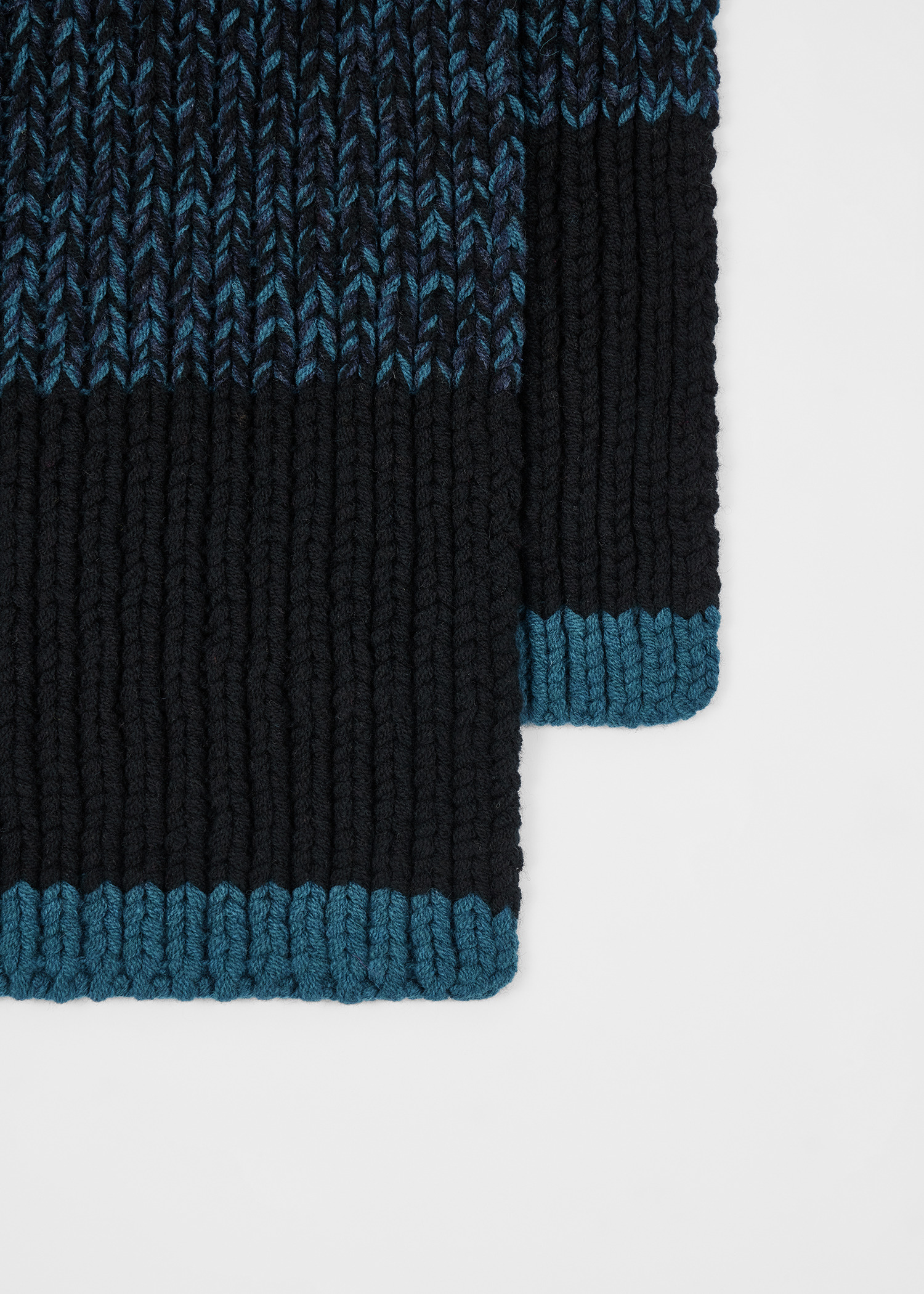 Lambswool Twisted Yarn Blue and Black Beanie and Scarf Set - 2