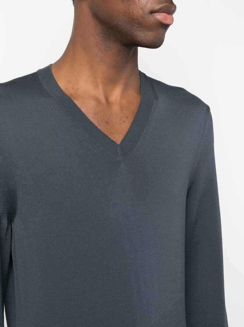 V-neck wool jumper 5