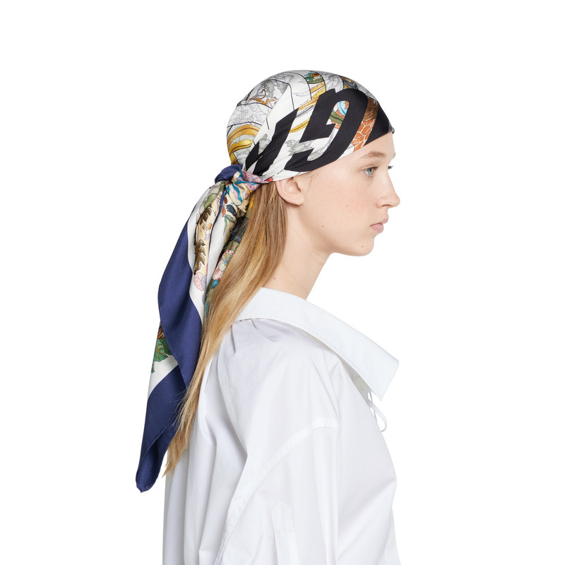 90 x 90 project printed silk carré 4