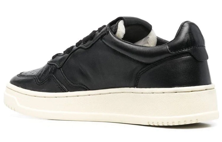 (WMNS) Autry Medalist Low Goat Skin 'Black' AULW-GG05 - 3