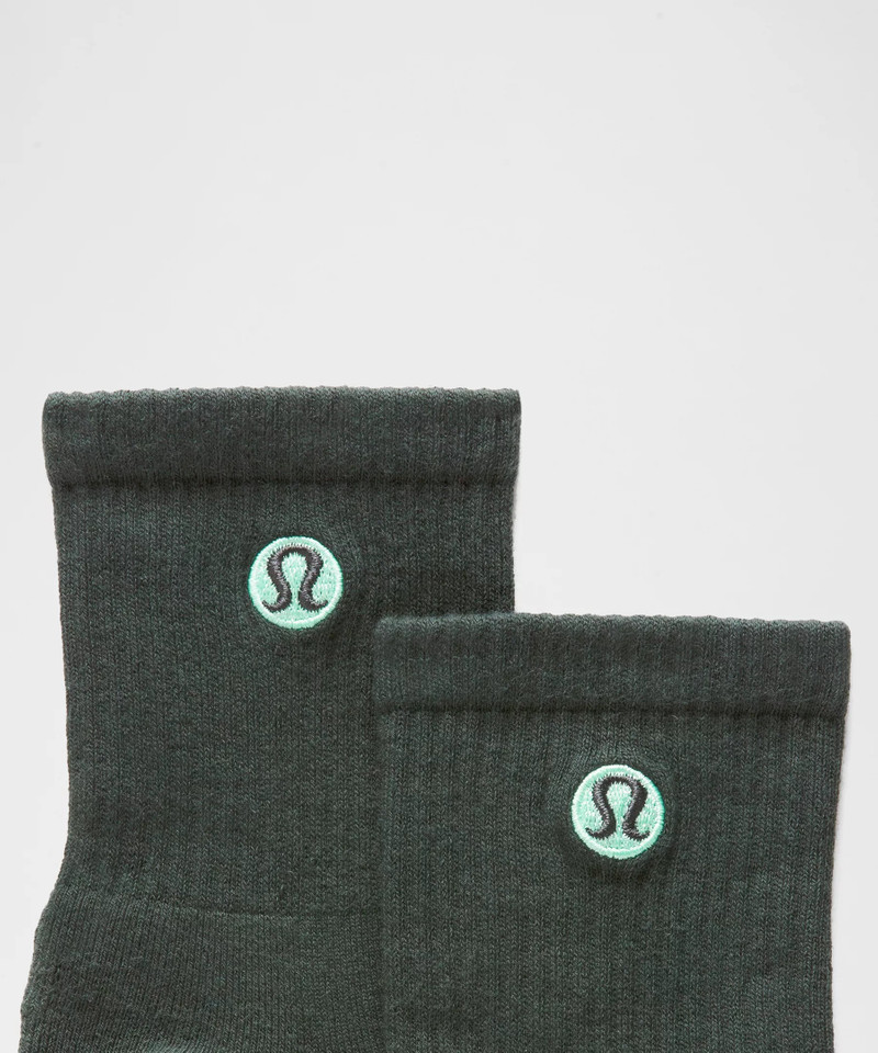 lululemon Unisex Daily Essential Quarter Socks outlook