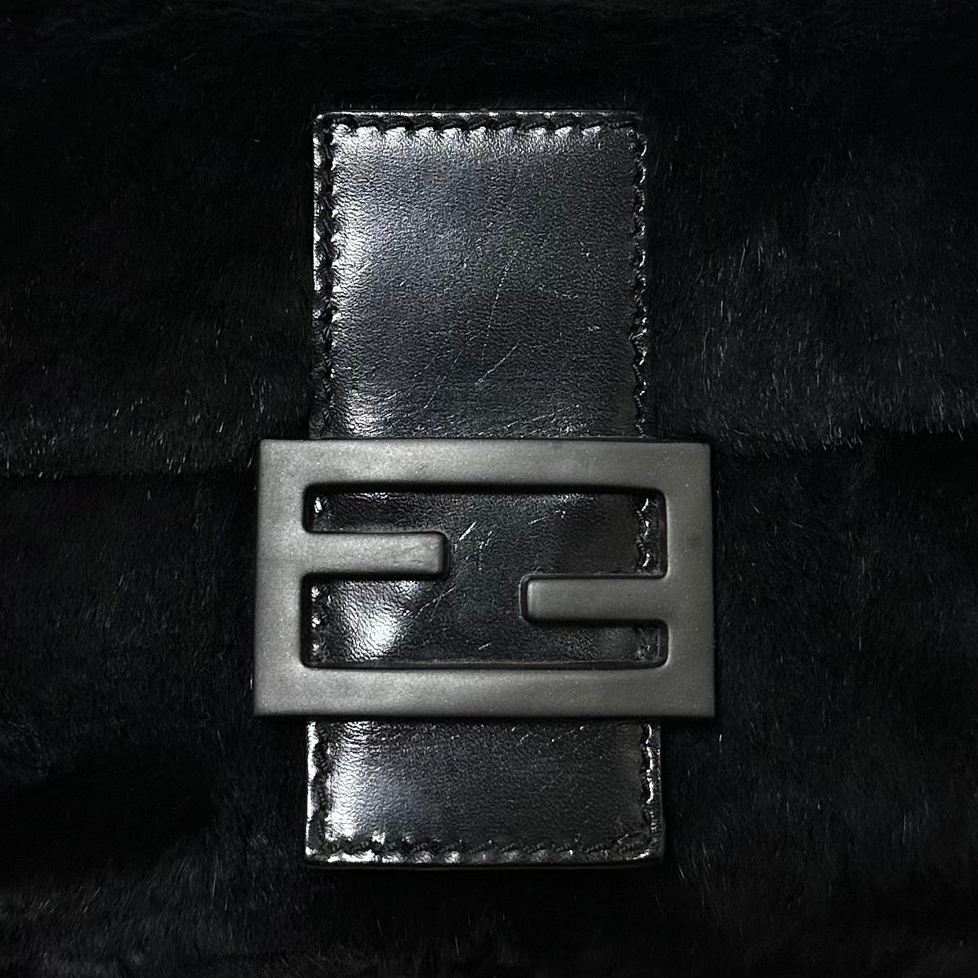 FENDI Fall Winter 1999 Fur Mamma Baguette Bag - 6