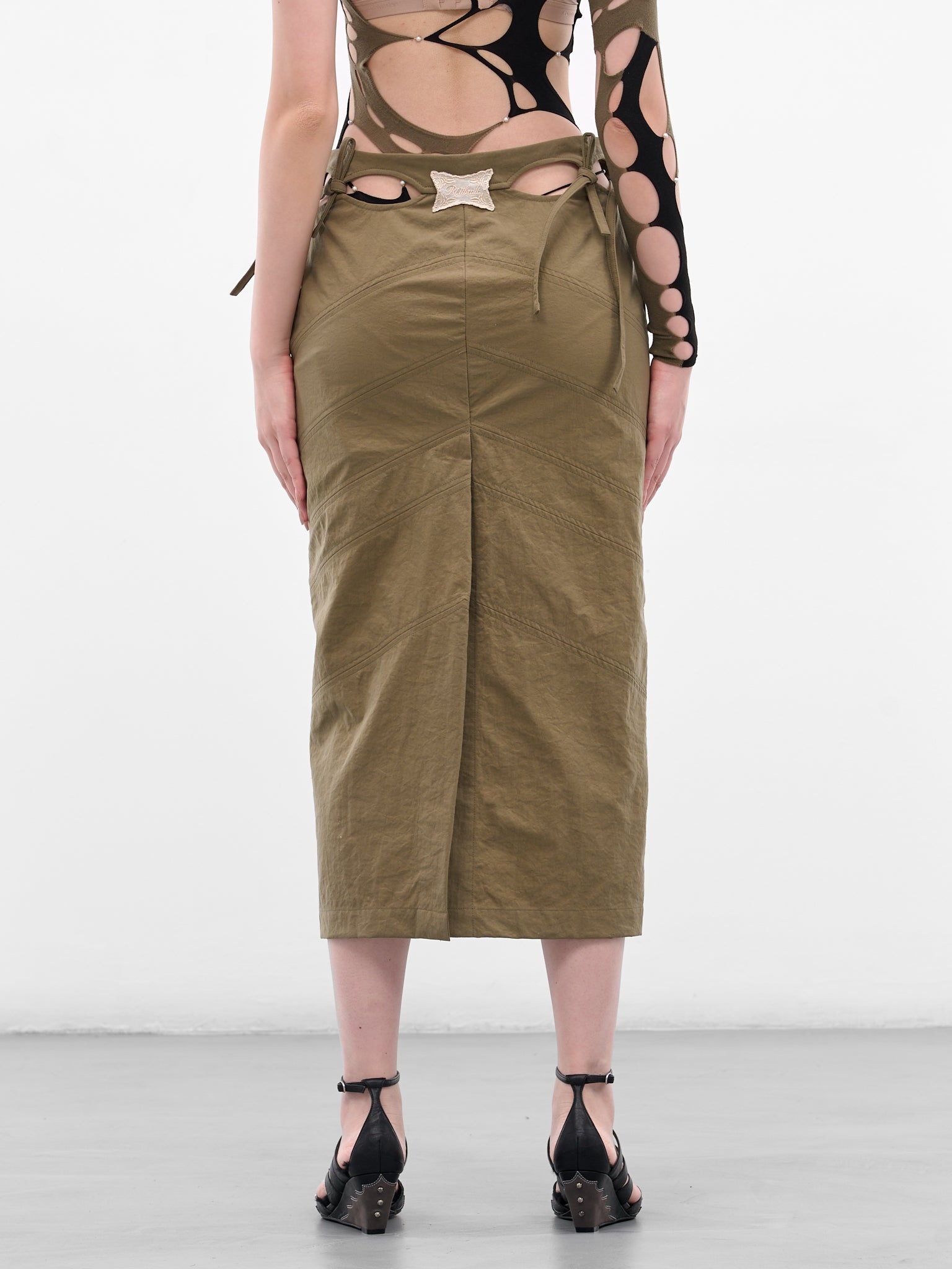 Green Embroidered Cut-Out Cargo Skirt - 3