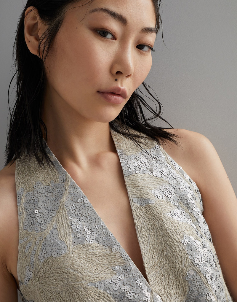 Linen halterneck vest with magnolia embroidery 3