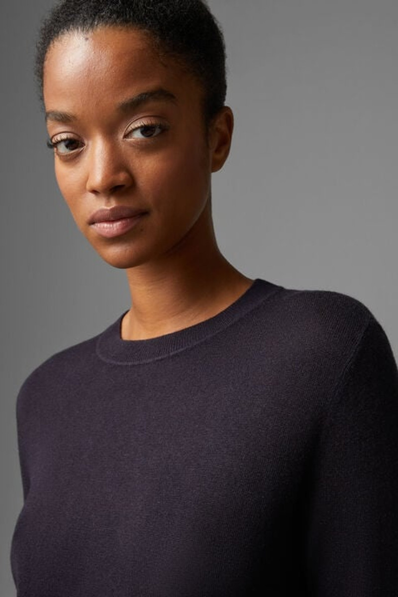 Ivana sweater in Navy blue 4