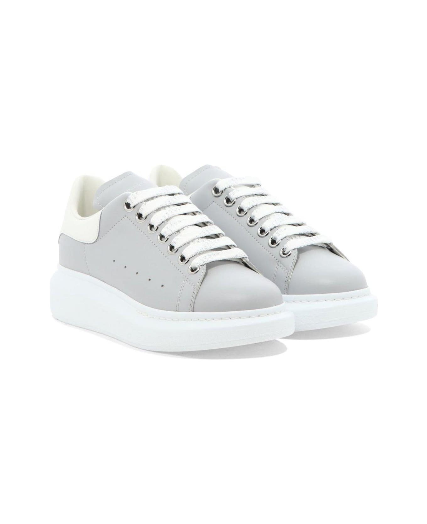 Oversized Low-top Sneakers - 3
