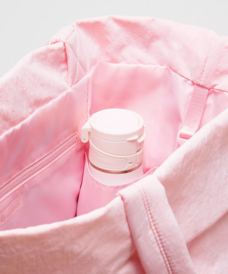 On My Level Carryall Tote Bag 27.5L 5