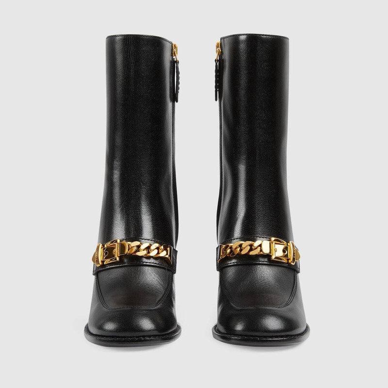 Women's ankle boot with chain 5