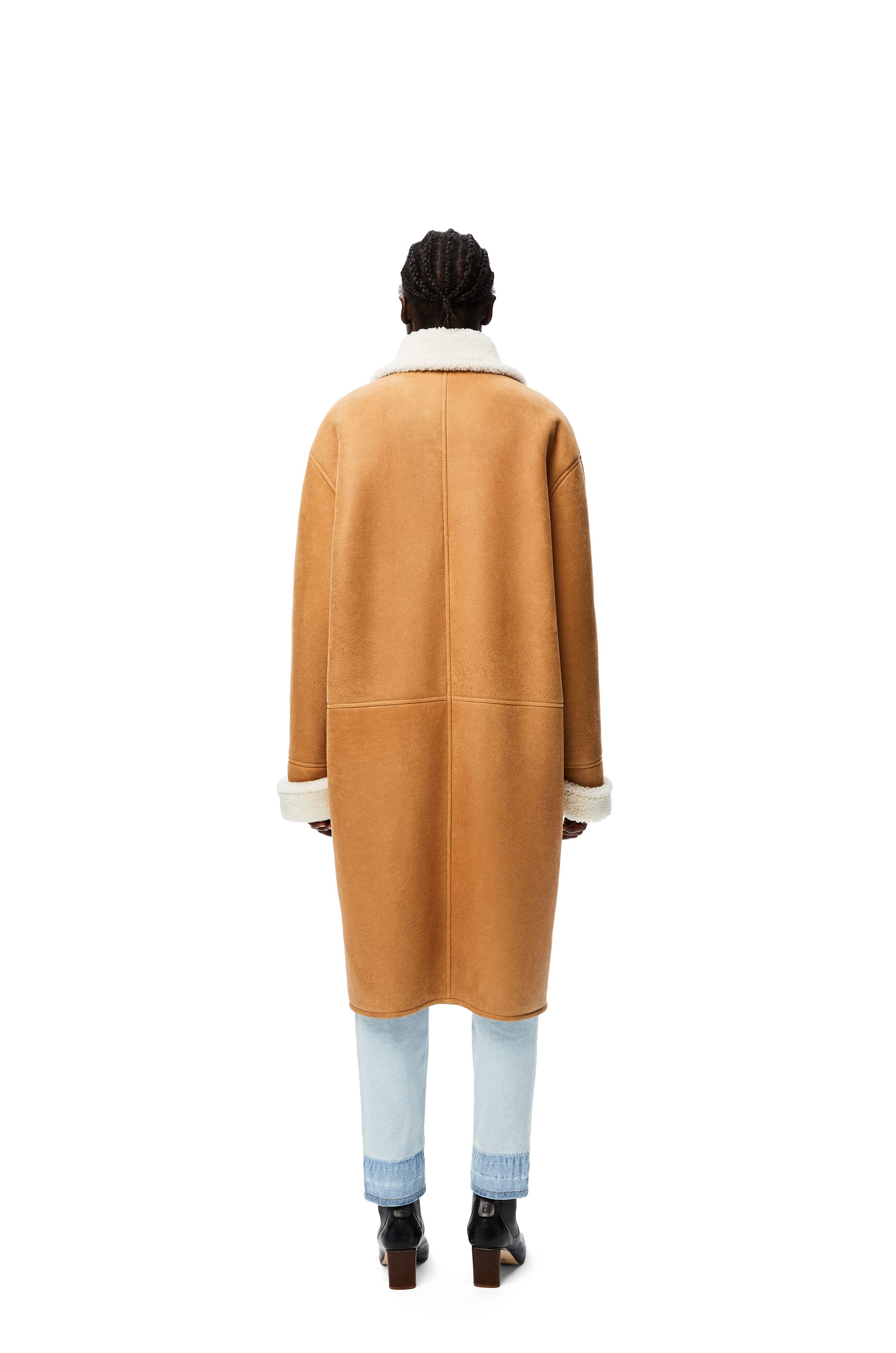 Oversize double breasted coat in shearling - 4