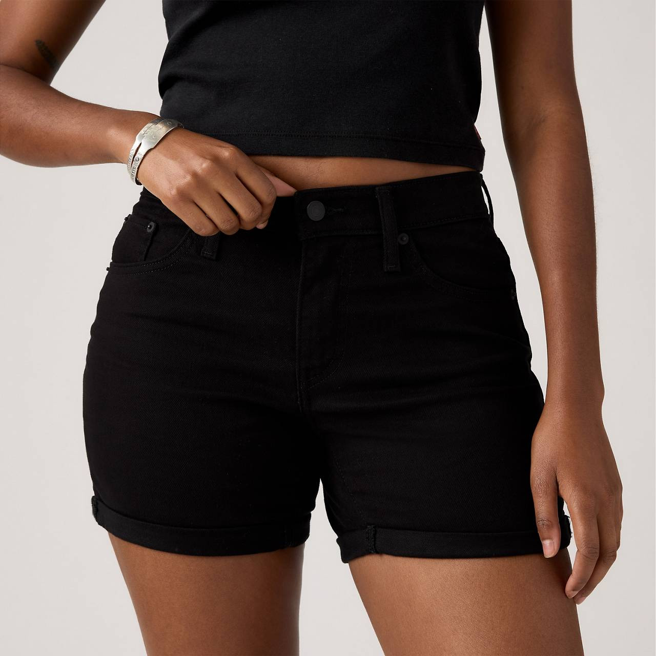 MID LENGTH WOMEN'S SHORTS - 6