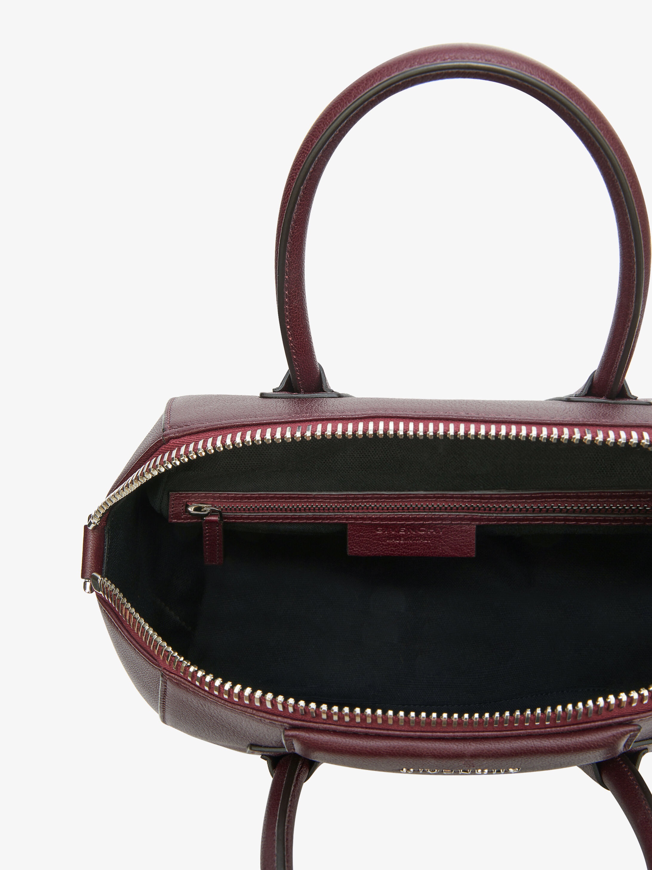 Small Antigona bag in grained leather - 7