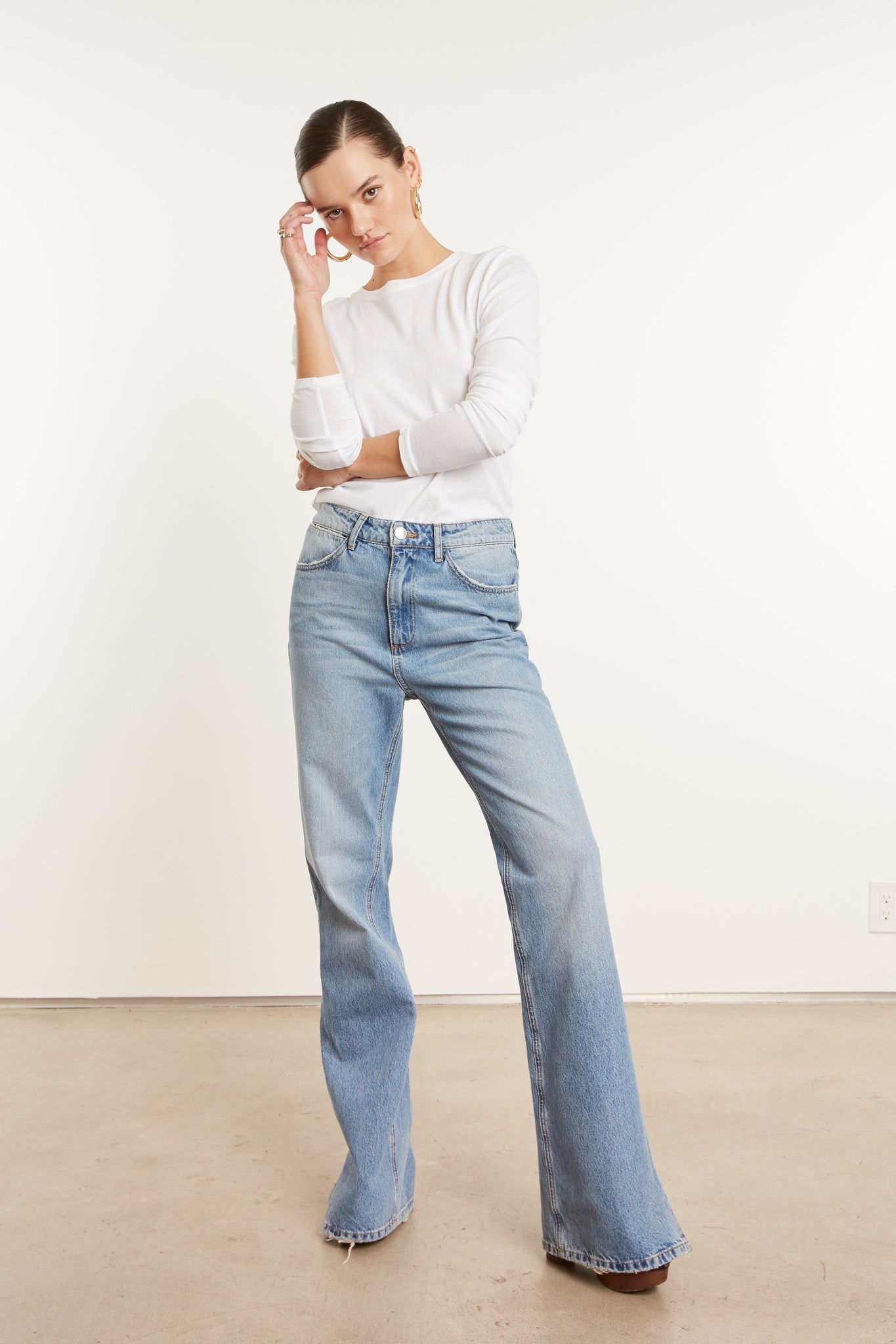 VICTORIA LOOSE STRAIGHT DENIM WITH SLIT - 4
