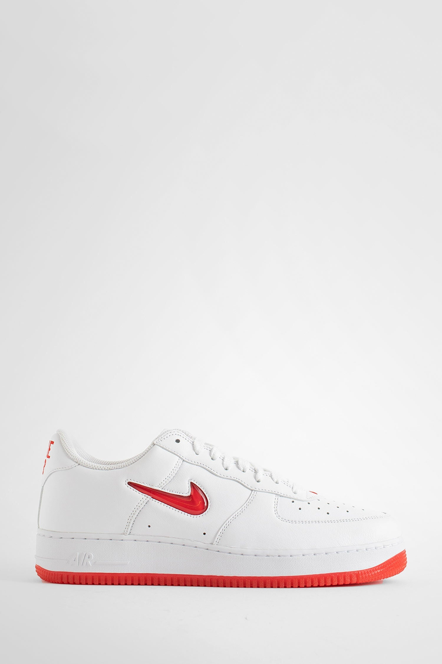 NIKE UNISEX WHITE SNEAKERS - 1