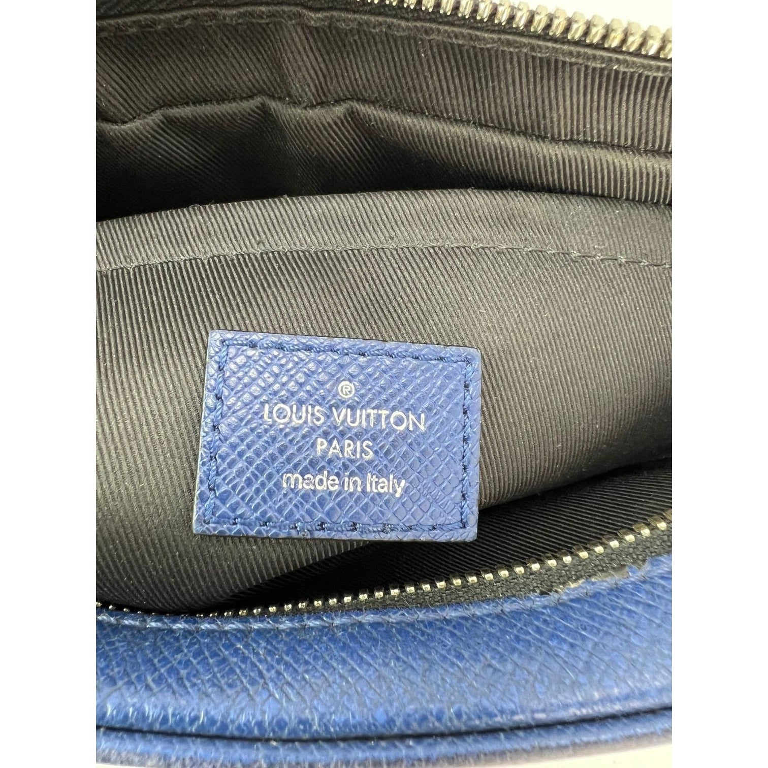 LOUIS VUITTON Taigarama Outdoor Blue Messenger Bag - 8