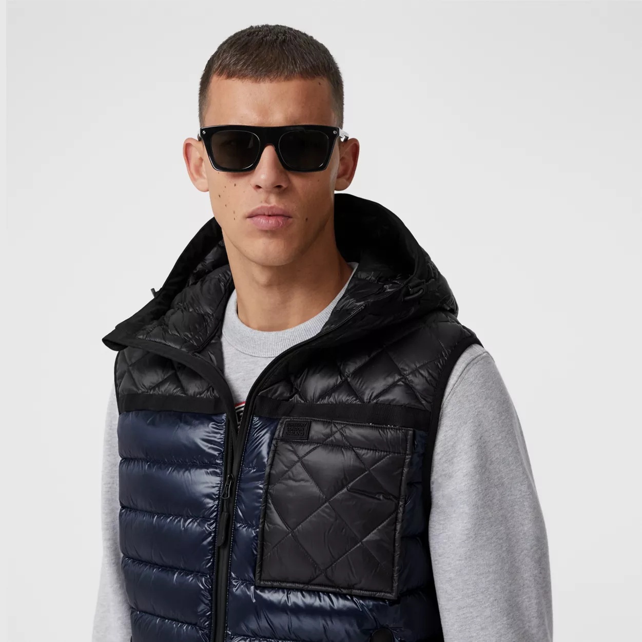 Diamond Quilted Panel Hooded Puffer Gilet - 3