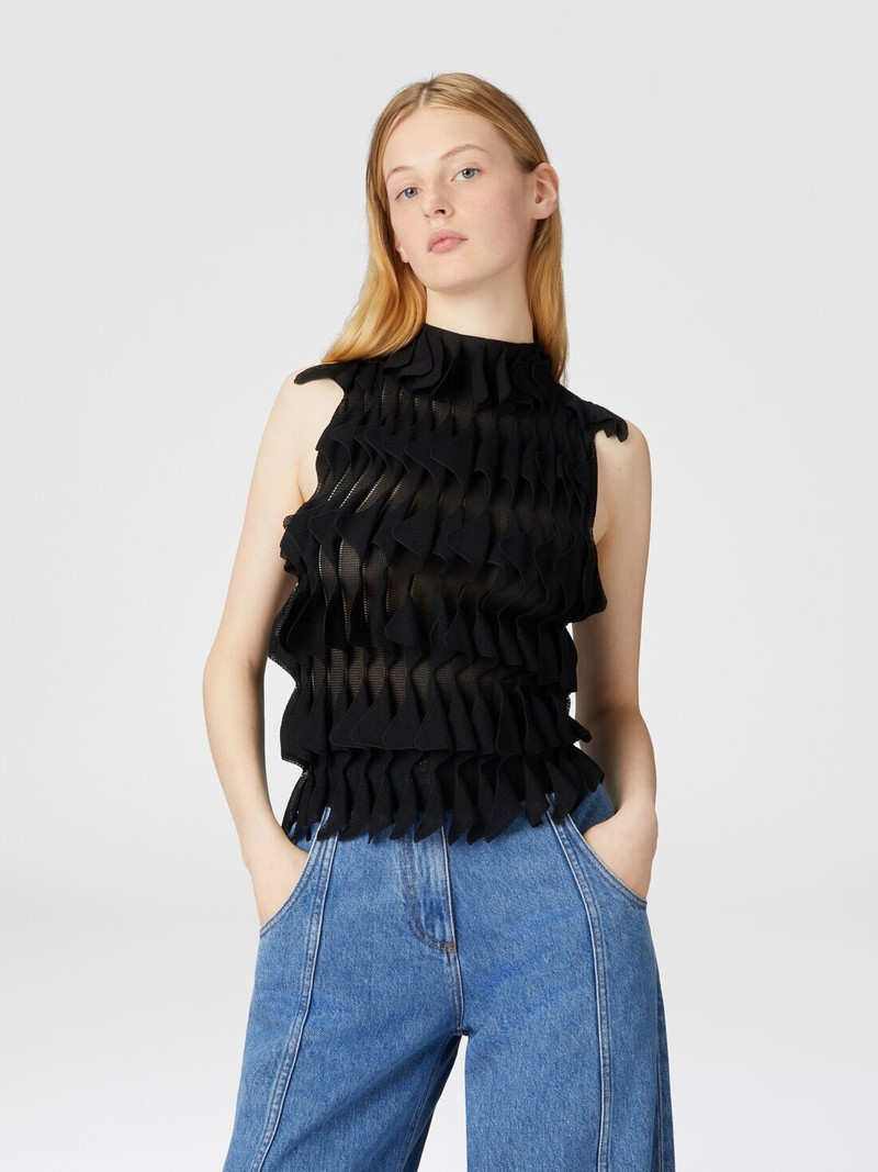 Sleeveless top with ruffles 3