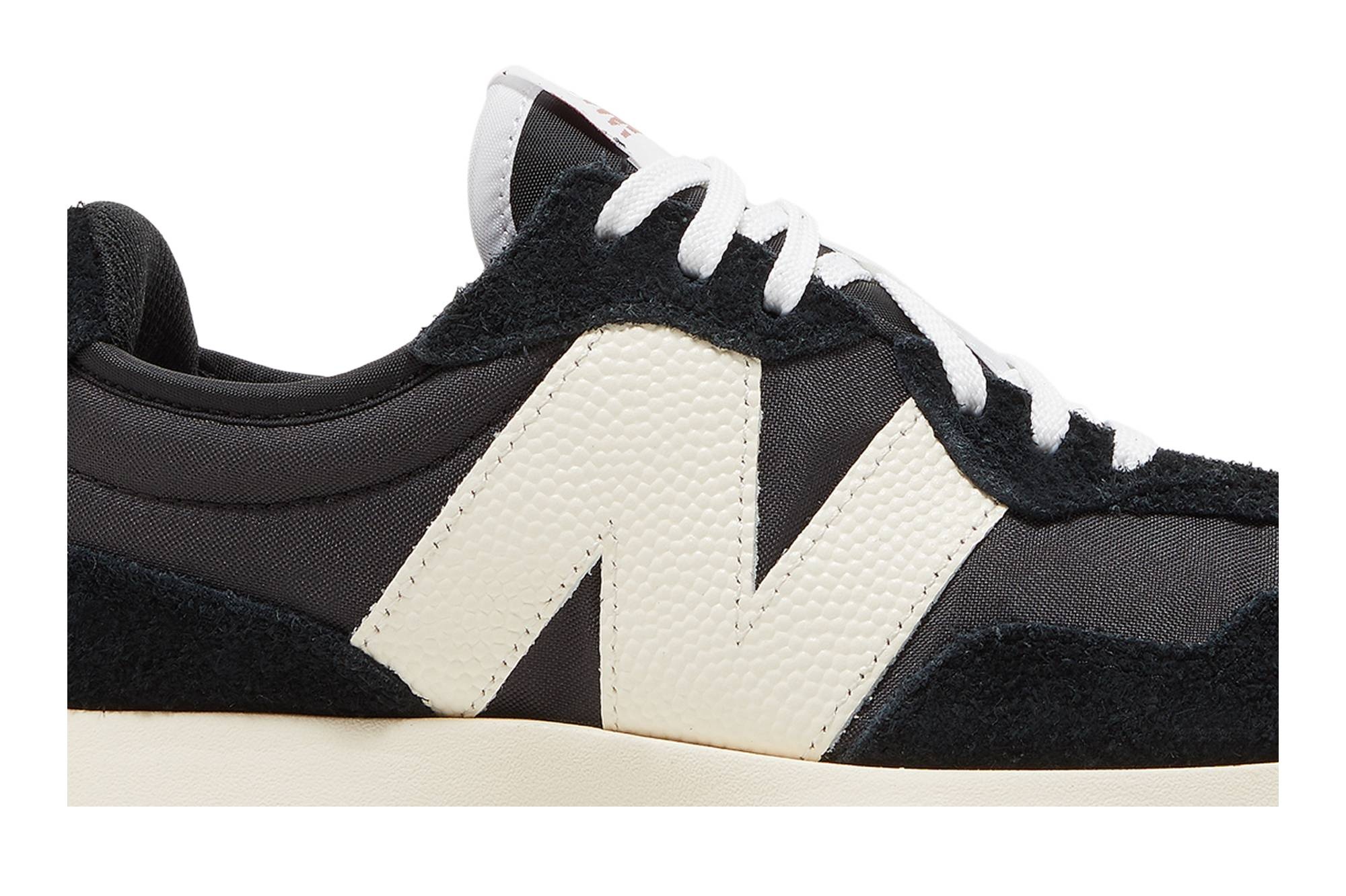 Wmns 327 'Black White Gum' - 2