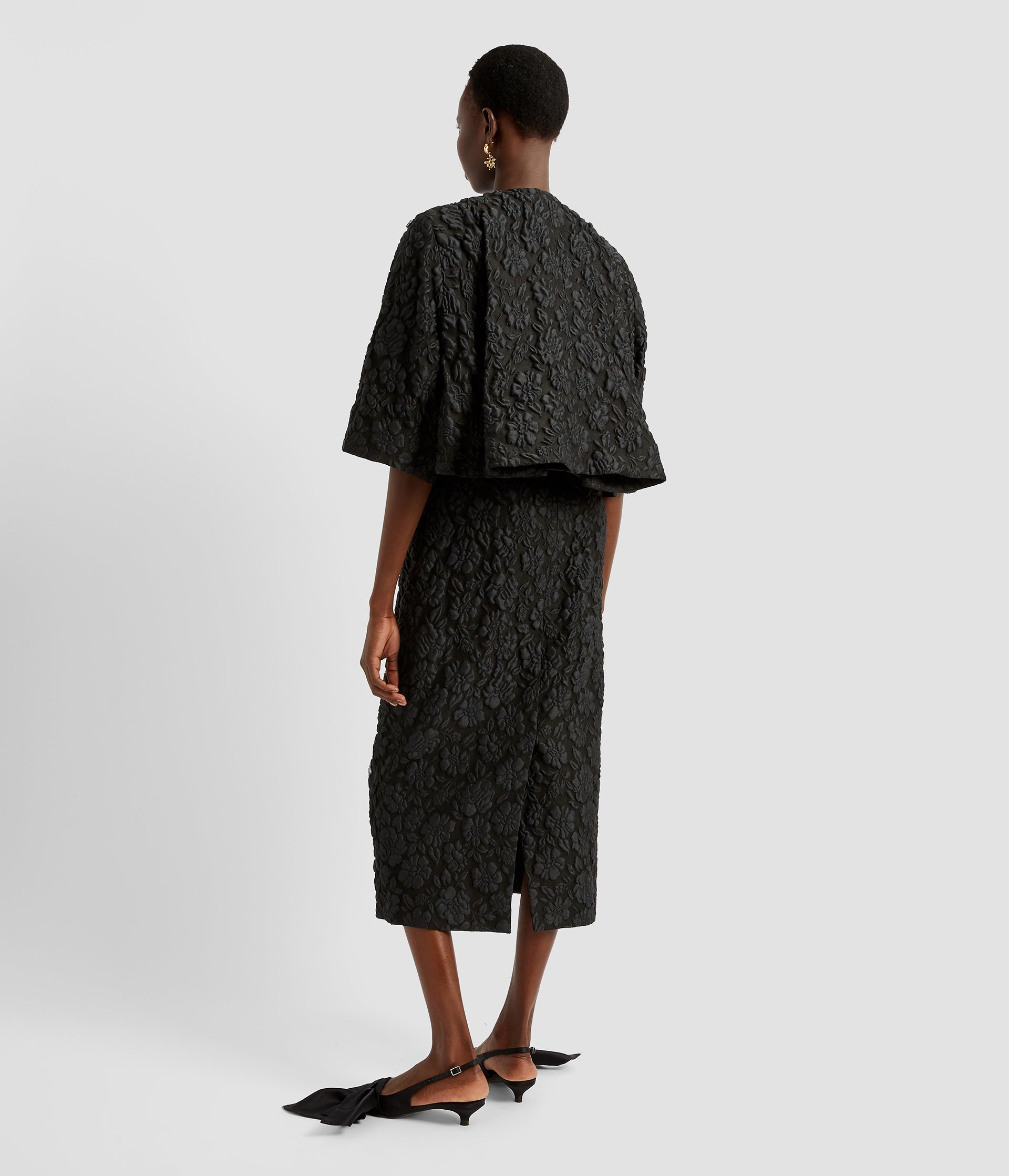 CROPPED CAPE - 3