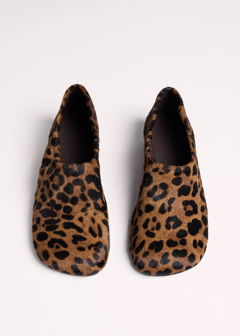 Asymmetric Slipper 3