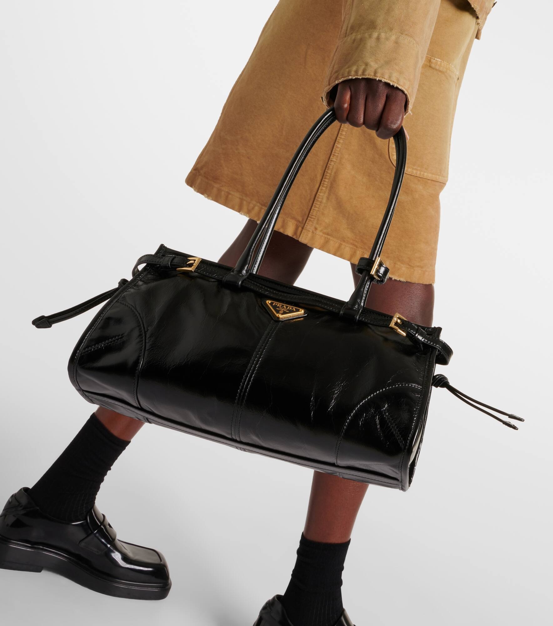Medium leather shoulder bag - 7