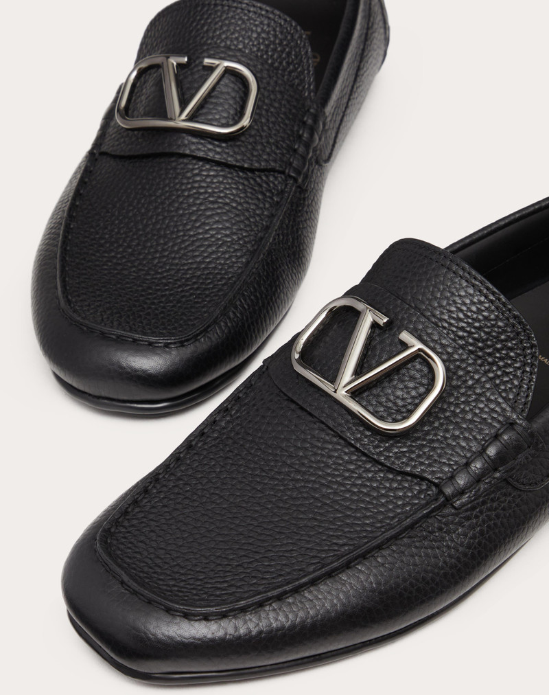 VLOGO SIGNATURE GRAINY CALFSKIN DRIVING SHOE 5