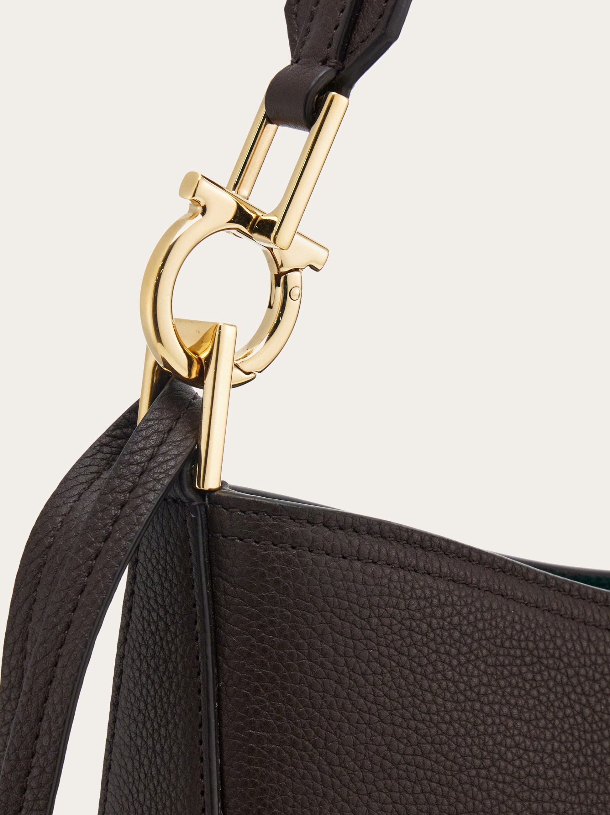 North-South hobo bag (M) - 7