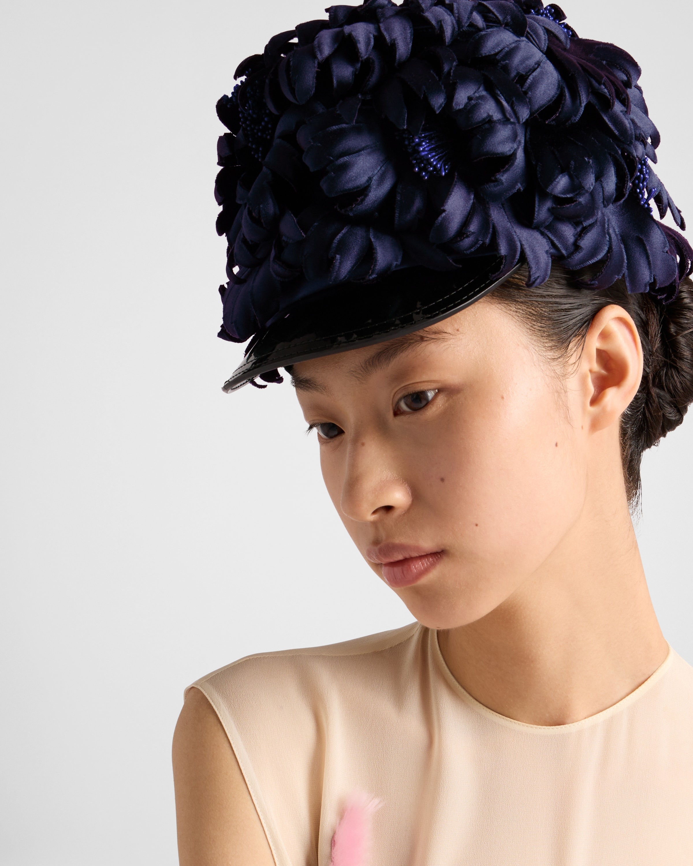 Satin and patent leather hat - 2