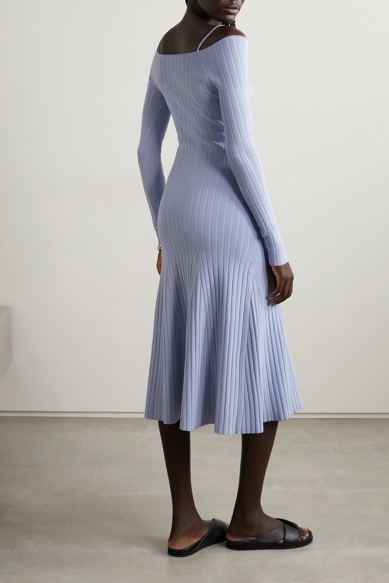 Cold-shoulder ribbed-knit midi dress - 3