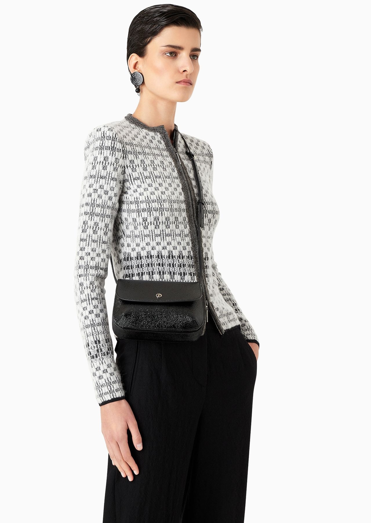 Mini la Prima shoulder bag in pebbled patent leather - 6