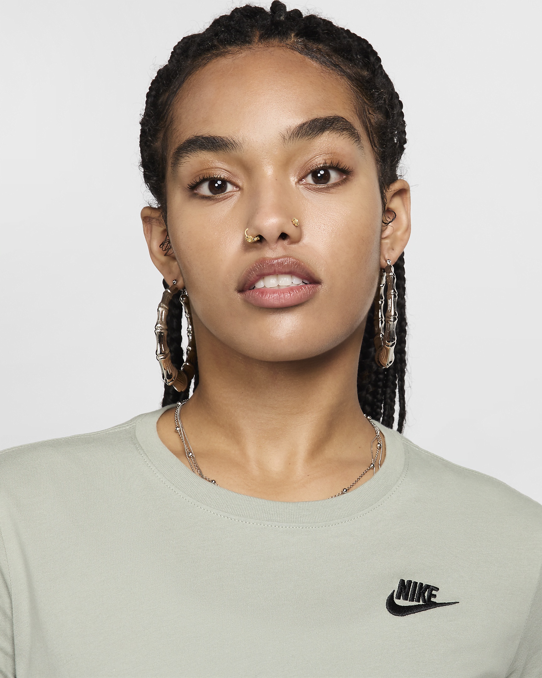 Nike Sportswear Club Essentials Women's T-Shirt - 3