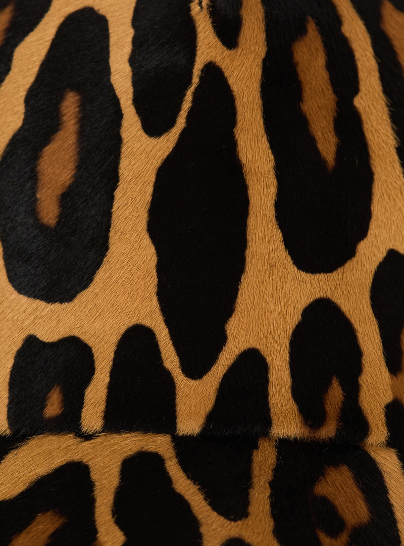 Ponyskin-style leather cap with leopard pattern 5