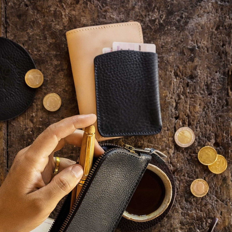 INTRO BUSINESS CARD HOLDER  -  DARK BROWN 4