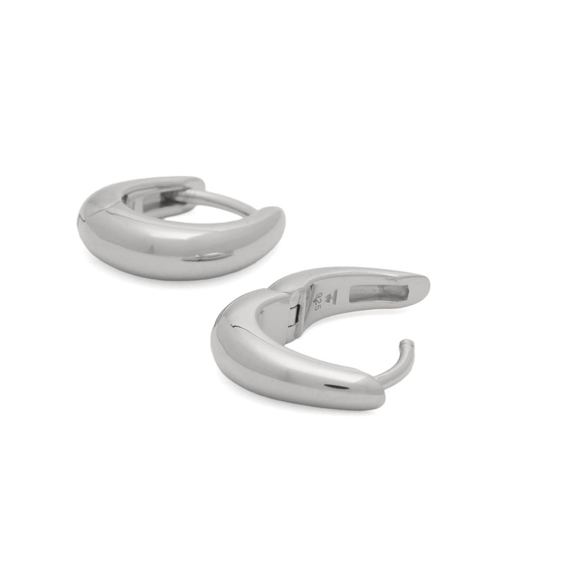 TOM WOOD Tom Wood Liz Huggies Earrings outlook