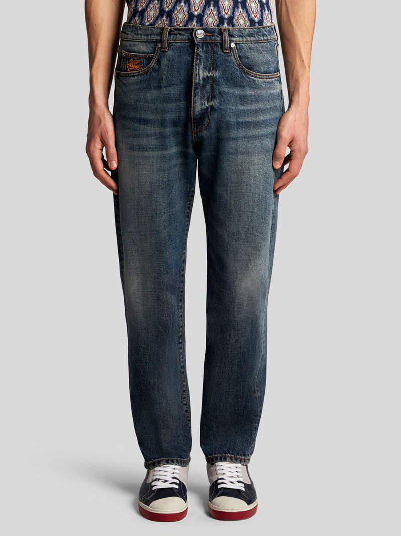 VINTAGE-EFFECT JEANS 2