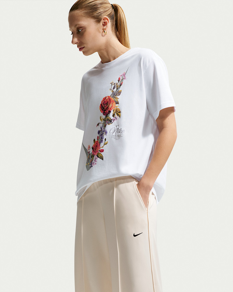 Nike Sportswear Women's T-Shirt 3
