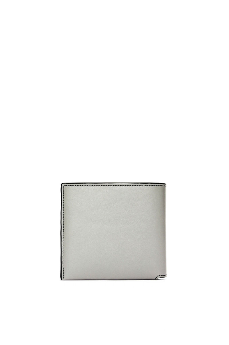 Bifold wallet in shiny nappa calfskin 4